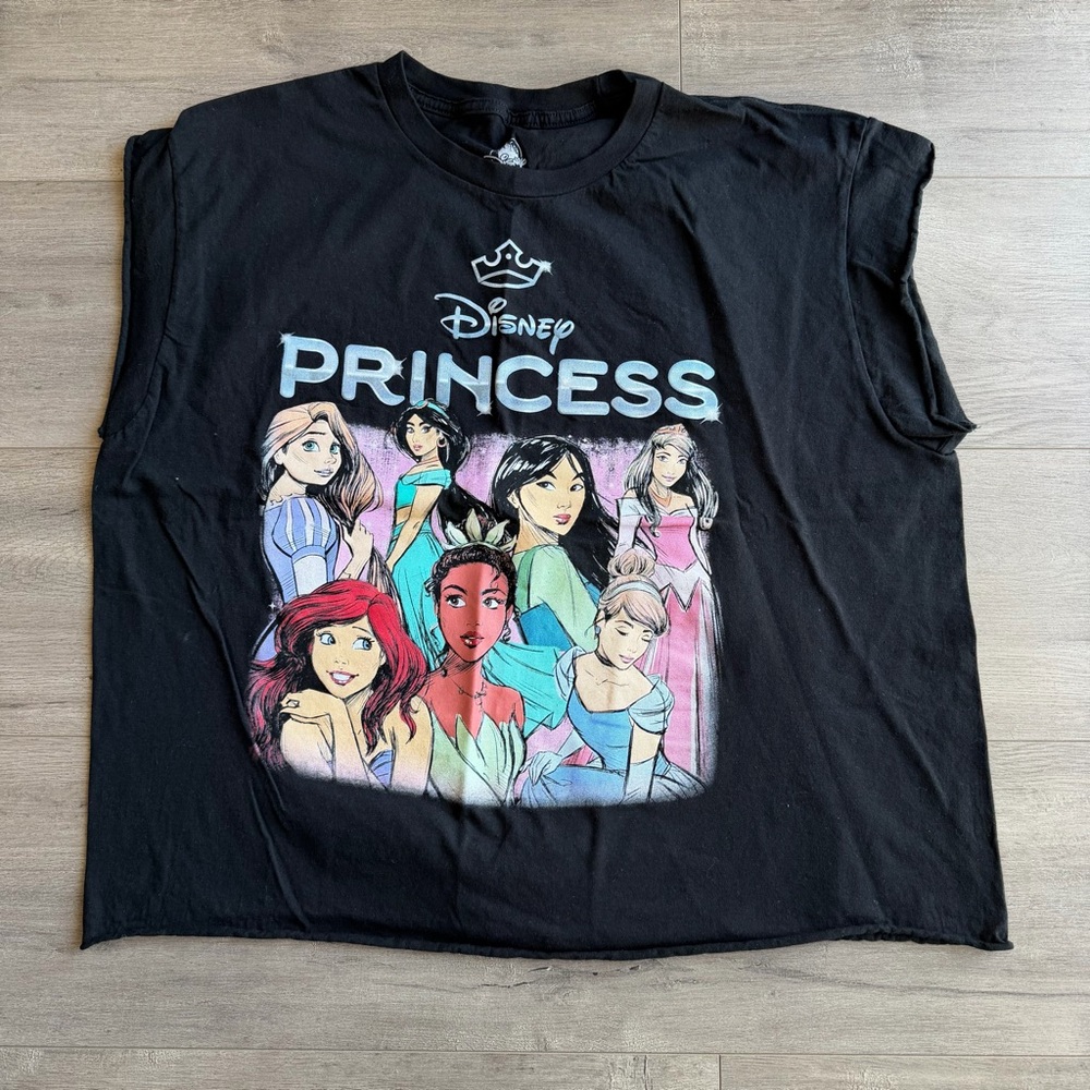 Disney Princess cut off t-shirt - size XL